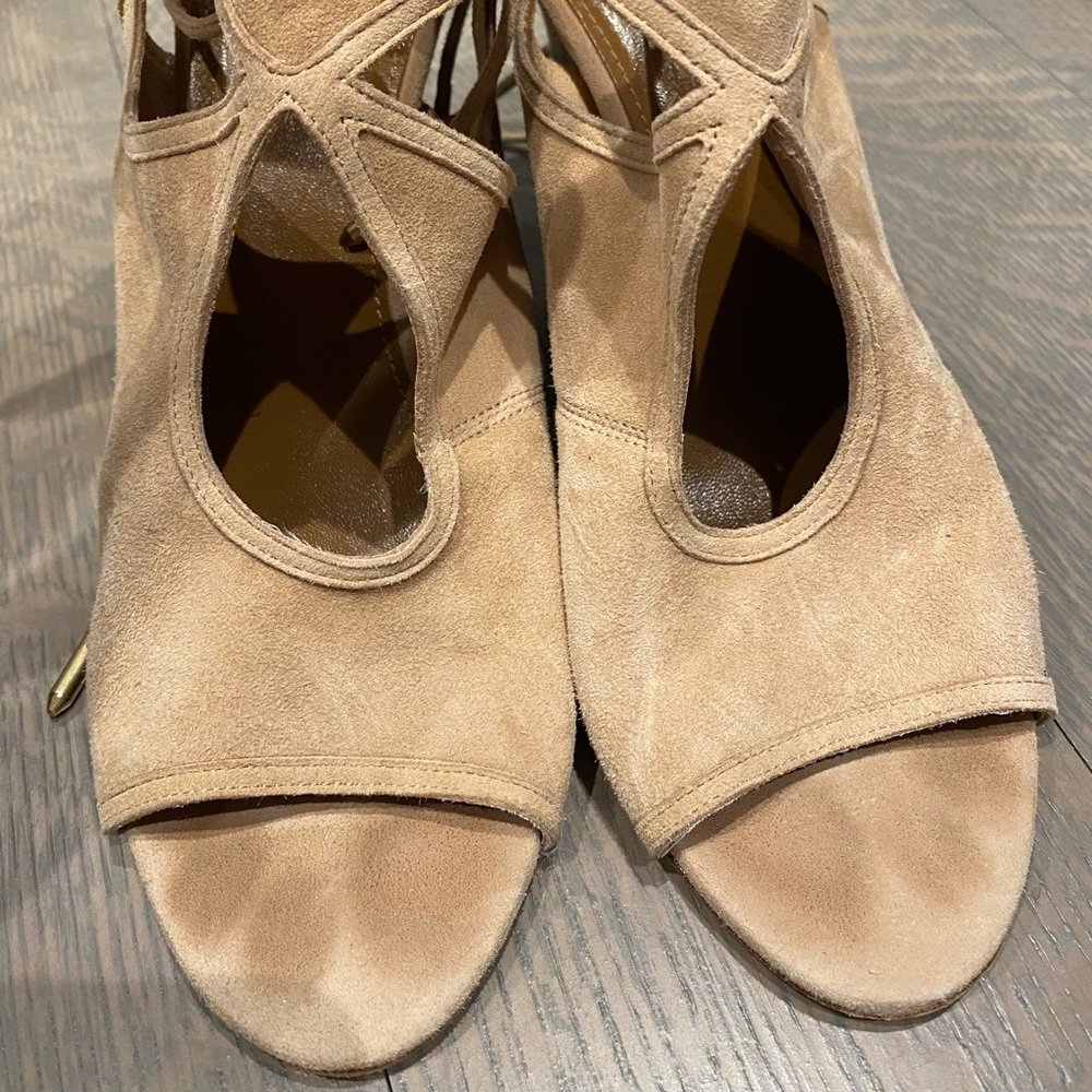 Women’s Suede Open-Toe Wedge Sandals in Tan